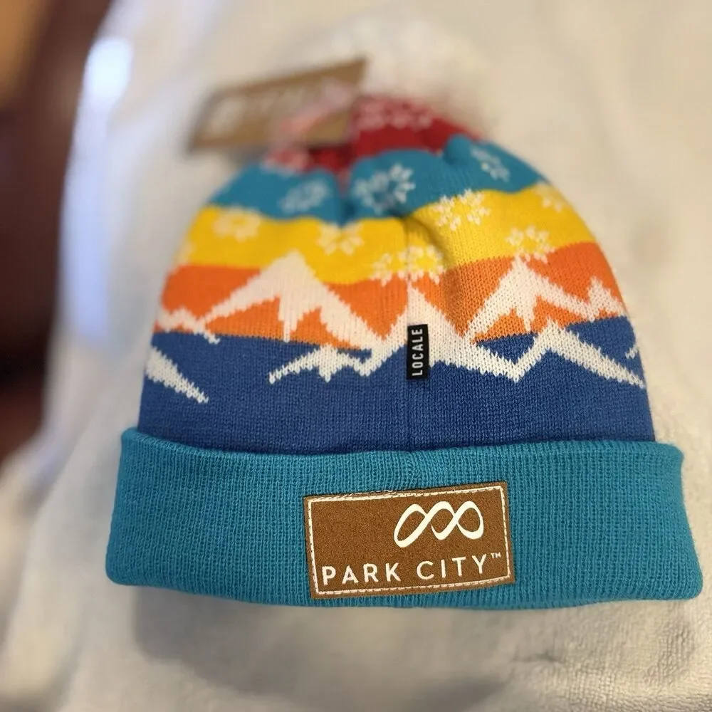 NWT Locale Snowflake Beanie Park City Logo Wear Ski Snowboard Resort Youth